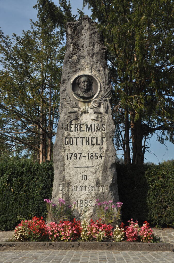 Uli Brunnen und Gotthelf Denkmal Lützelflühpg Uli Brunnen und Gotthelf Denkmal Lützelflühpg